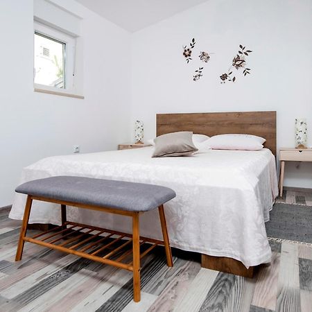 Paola Cozy Apartment Rovinj Buitenkant foto