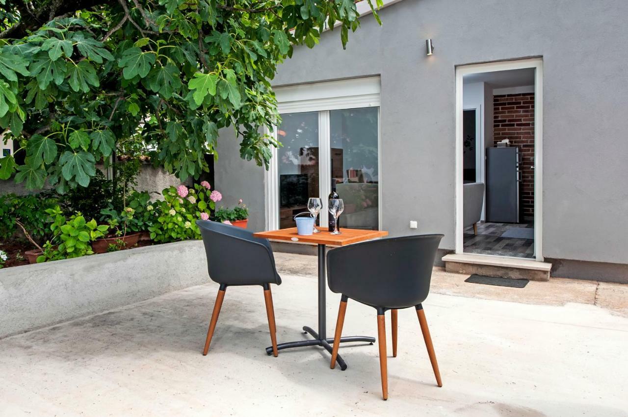 Paola Cozy Apartment Rovinj Buitenkant foto